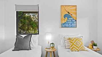 Apartment | 2 bedrooms, iron/ironing board, bed sheets