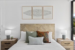 2 bedrooms, iron/ironing board, bed sheets - Pristine 2-bed Apartment With Pool and Balcony (Sunshine Coast)