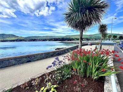 Warrenpoint Centre, Town House Co. Down
Perfect to explore Carlingford Lough