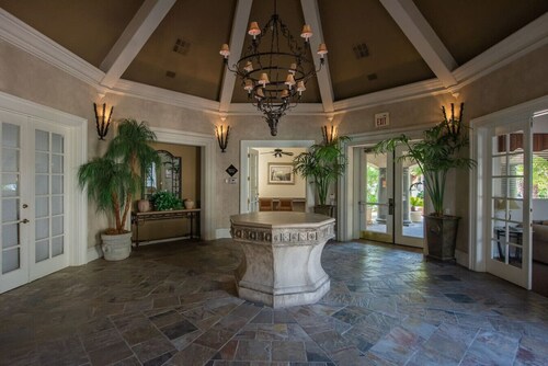 1st Floor Condo close to Westworld &TPC + Pool&Spa