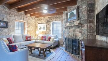 TV connectée, cheminée