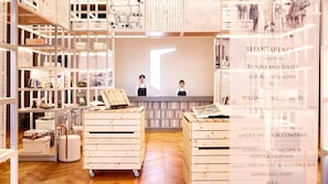 Lobby - IN THE LIBRARY hotel and books TOKOROZAWA (Tokorozawa)