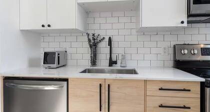 NEW Bright and Upscale 2BED | 10 MINS to DT
