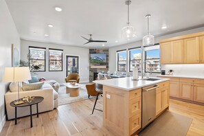 Condo, Balcony, Mountain View | Private kitchen | Coffee/tea maker