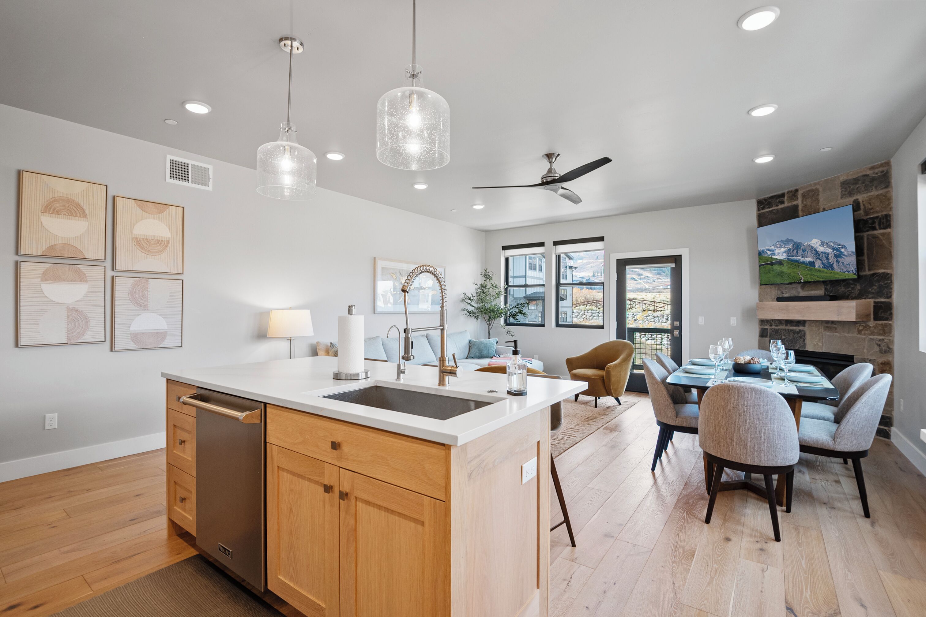 Condo, Balcony, Mountain View | Private kitchen