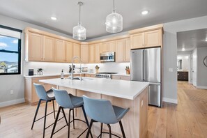 Lejlighed - balkon - bjergudsigt | Privat køkken | Kaffe-/temaskine