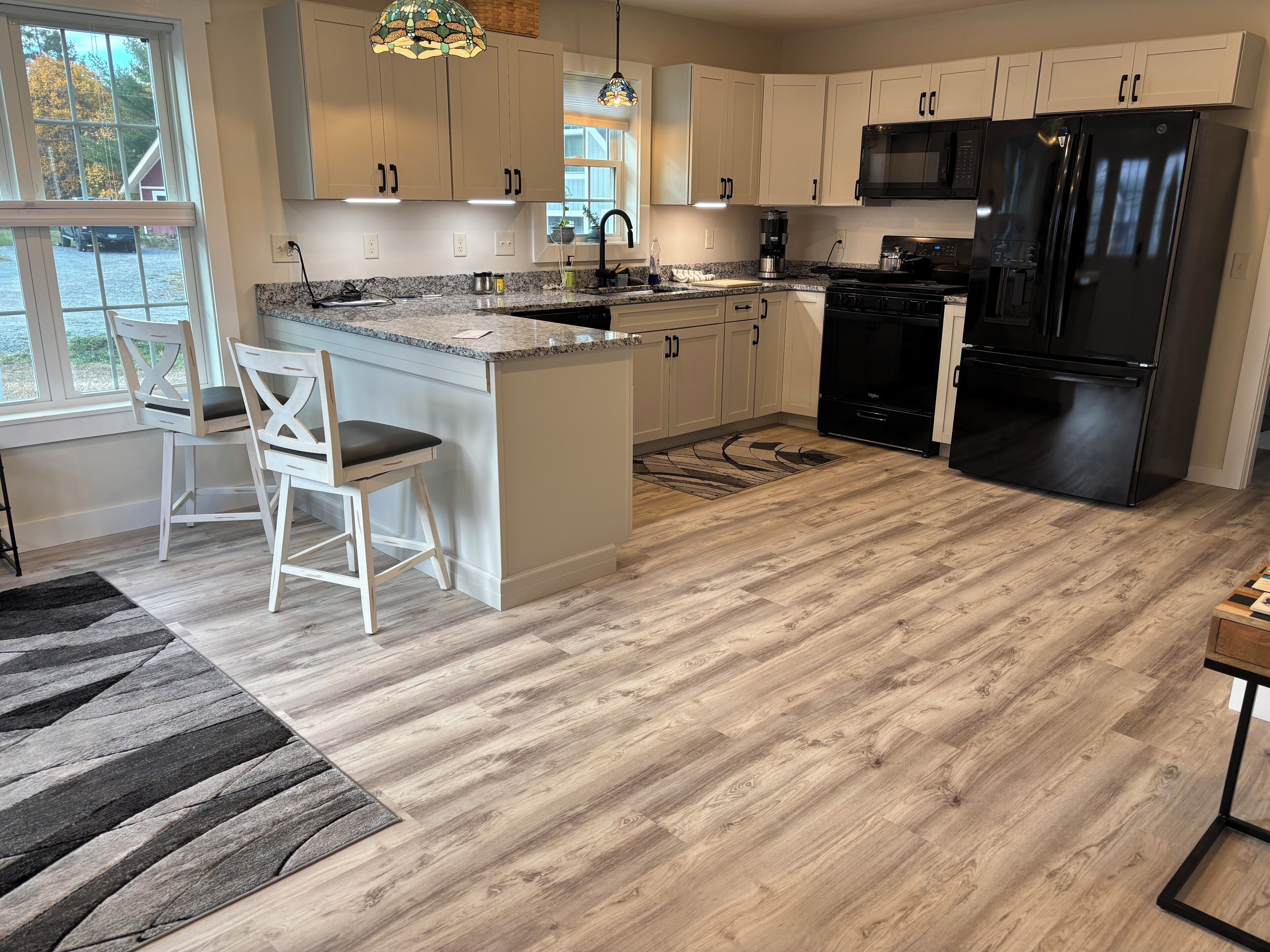 Mikroaaltouuni, uuni, liesi, astianpesukone