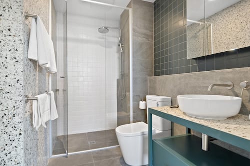 Apartment | Bathroom | Hair dryer, towels, soap, shampoo