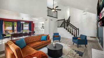 Smart TV, ping pong, books, stereo