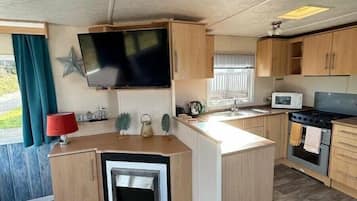 Cookware/dishes/utensils