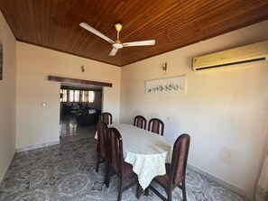Dining - Exclusive HolidayVilla with Pool (Accra)