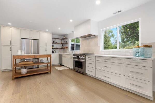 Microwave, oven, stovetop, dishwasher