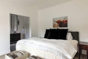 3 bedrooms, WiFi, bed sheets, wheelchair access