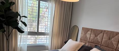 1 chambre, fer et planche à repasser, accès Internet, draps fournis