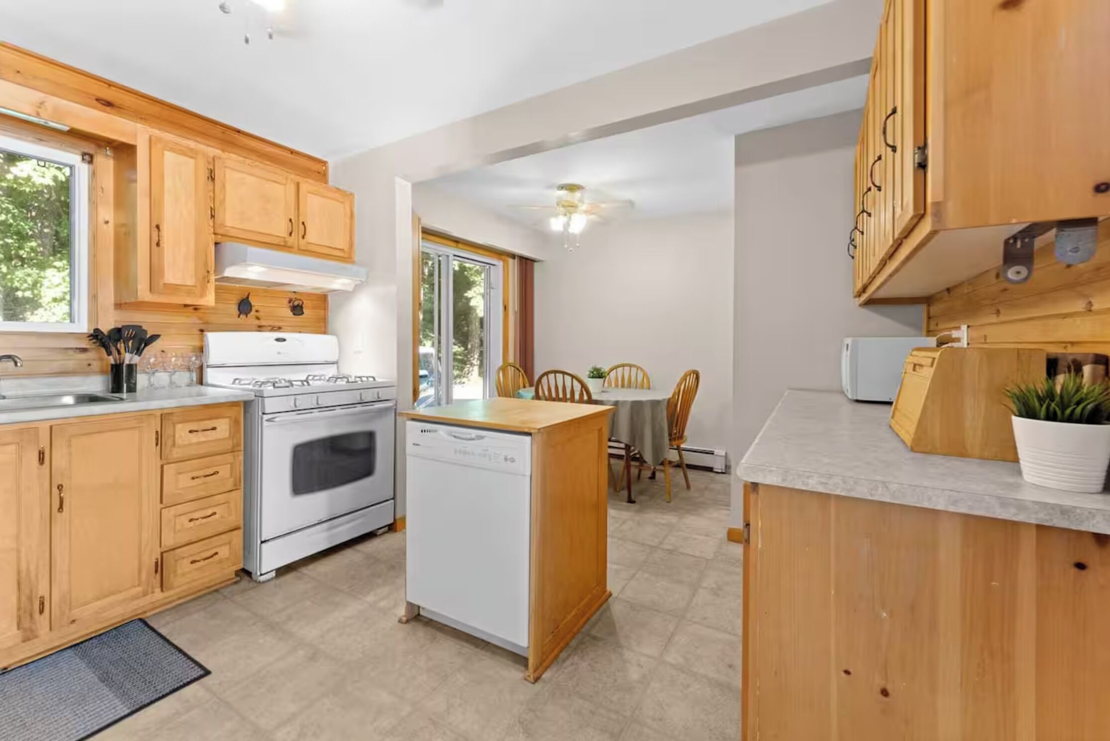 ميكروويف، فرن، موقد طهي مسطح، غسالة أطباق