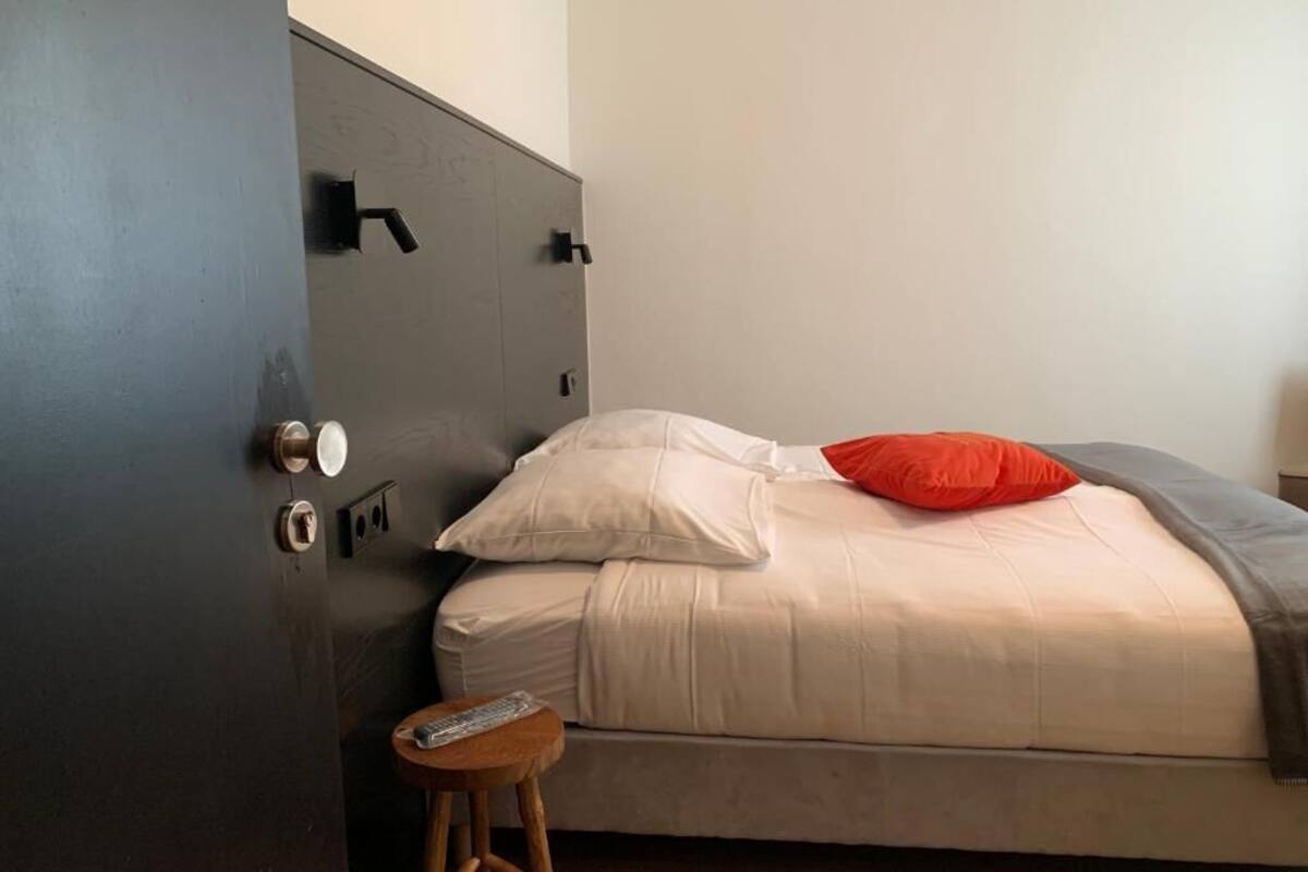 Caja de seguridad en la habitación, insonorización y wifi gratis