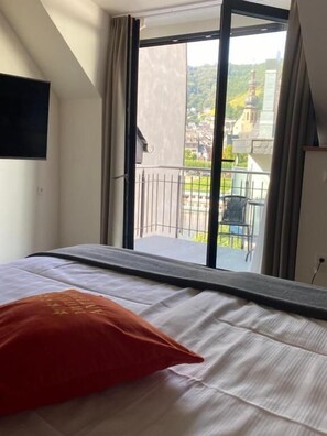 Caja fuerte, sistema de insonorización, wifi gratis