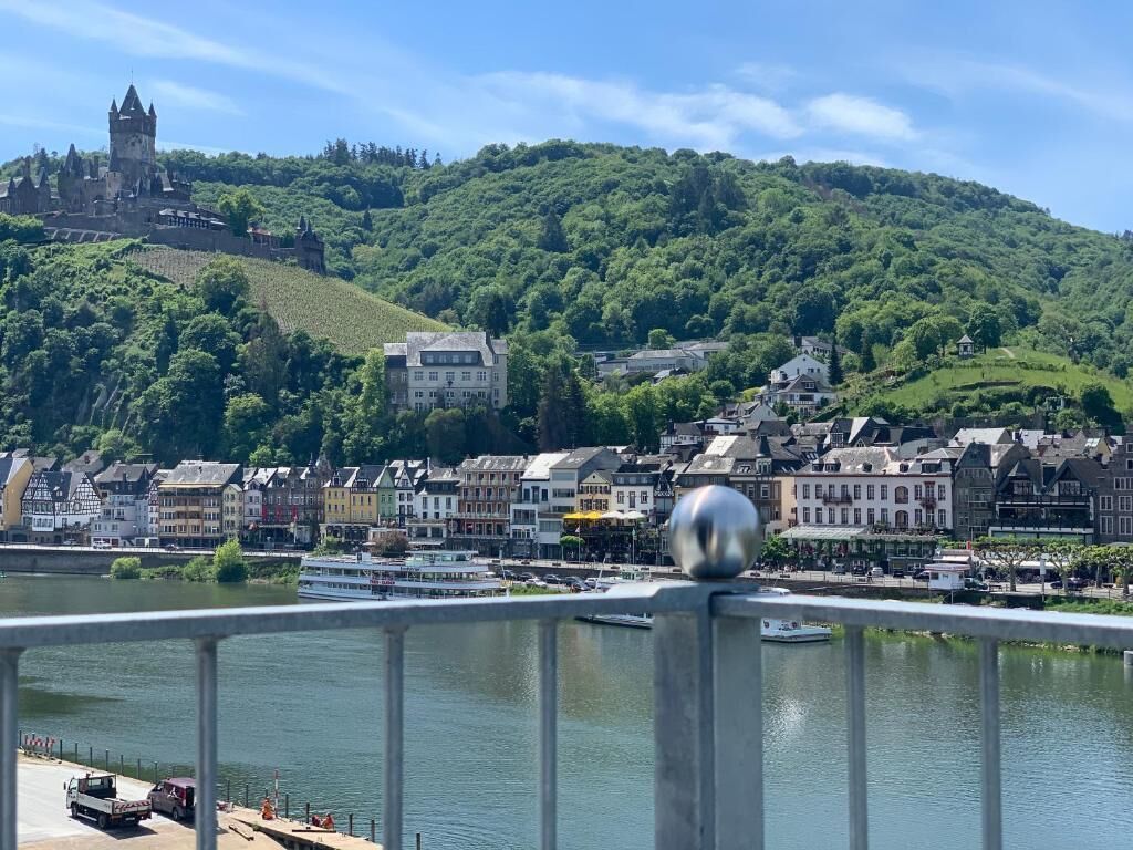 Deluxe-Suite, Balkon, Stadtblick | Unterkunftsgelände