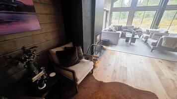 Cabin, Multiple Bedrooms, Balcony | Living room