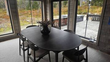 Cabin, Multiple Bedrooms, Balcony | Dining room