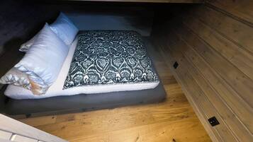 Cabin, Multiple Bedrooms, Balcony | 7 bedrooms