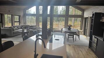 Cabin, Multiple Bedrooms, Balcony | Living room