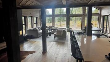 Cabin, Multiple Bedrooms, Balcony | Living area