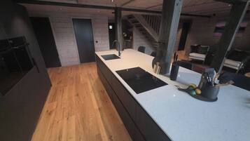 Cabin, Multiple Bedrooms, Balcony | Interior
