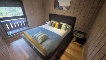 Cabin, Multiple Bedrooms, Balcony | 7 bedrooms