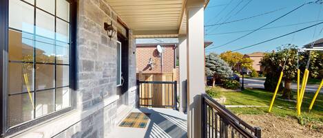 المنطقة المحيطة بالمنشأة