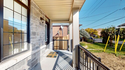 New custom built 3 BDR house in Toronto