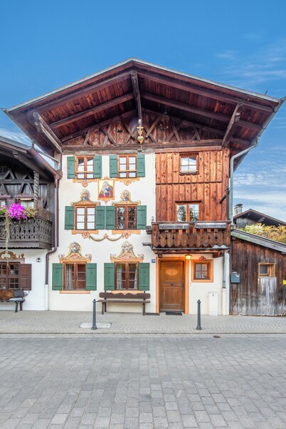 Stube & Stories - Heritage Riverside Home