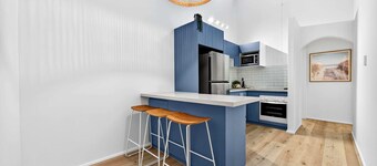 Bright 2-bed Unit Near Scarborough Beach