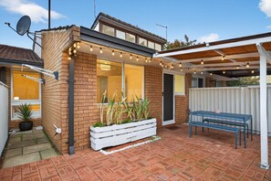 Apartment | Reception - Bright 2-bed Unit Near Scarborough Beach (Perth)