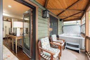 Tina de hidromasaje al aire libre