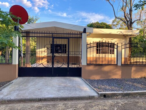 Amazing 3 bedroom house with AC in delightful El Salvador in El Truinfo