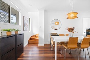 Living room - Spacious 3-bed House in Leafy Paddington (Brisbane)
