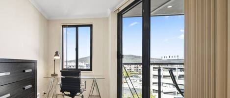 Apartment | 2 Schlafzimmer, laptopgeeigneter Arbeitsplatz, Bügeleisen/Bügelbrett