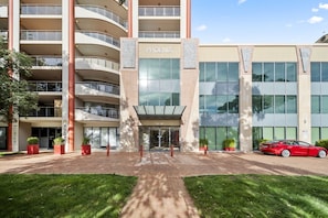 المنشأة من الخارج