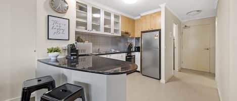 Lägenhet | Eget kök | Kylskåp, mikrovågsugn, ugn och spishäll