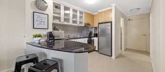 Inner-city 2-bed With Parking, Pool, Gym & BBQ