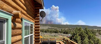 Stunning vistas! Cabin overlooking Moab & Arches