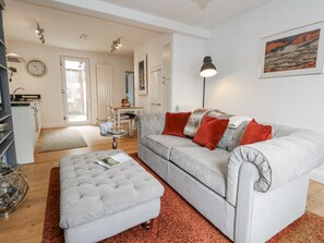 Living area - Fisherman's Cottage (Weymouth)