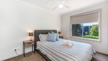 Apartment | 3 bedrooms, iron/ironing board, bed sheets