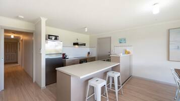 Apartment | Private kitchen | Cookware/dishes/utensils