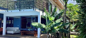 Fare Fei – Upper-level house, terrace & pool