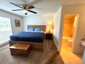 4 室のベッドルーム、アイロン / アイロン台、WiFi (無料)、ベッドシーツ