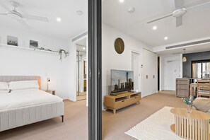 Apartemen | 1 kamar tidur, ruang kerja ramah laptop, dan setrika/meja setrika