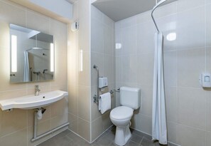 Bathroom - B&B Hotel Bordeaux Sud Mios (Mios)