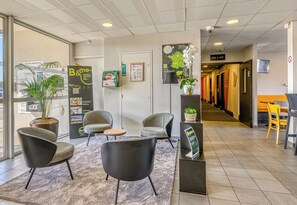 Lobby - B&B Hotel Bordeaux Sud Mios (Mios)